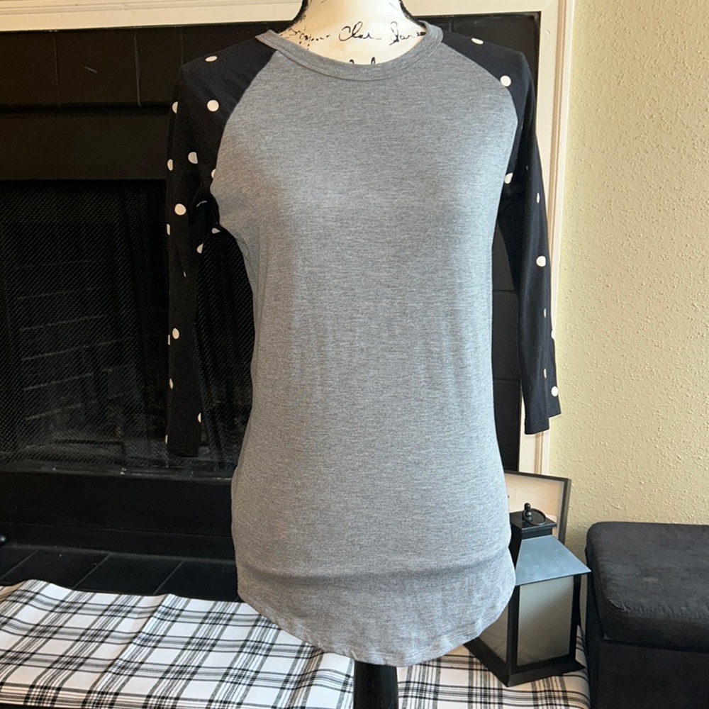 🩵5 FOR $10 SALE🩵LuLaRoe Polka Dot Baseball Randy Tee